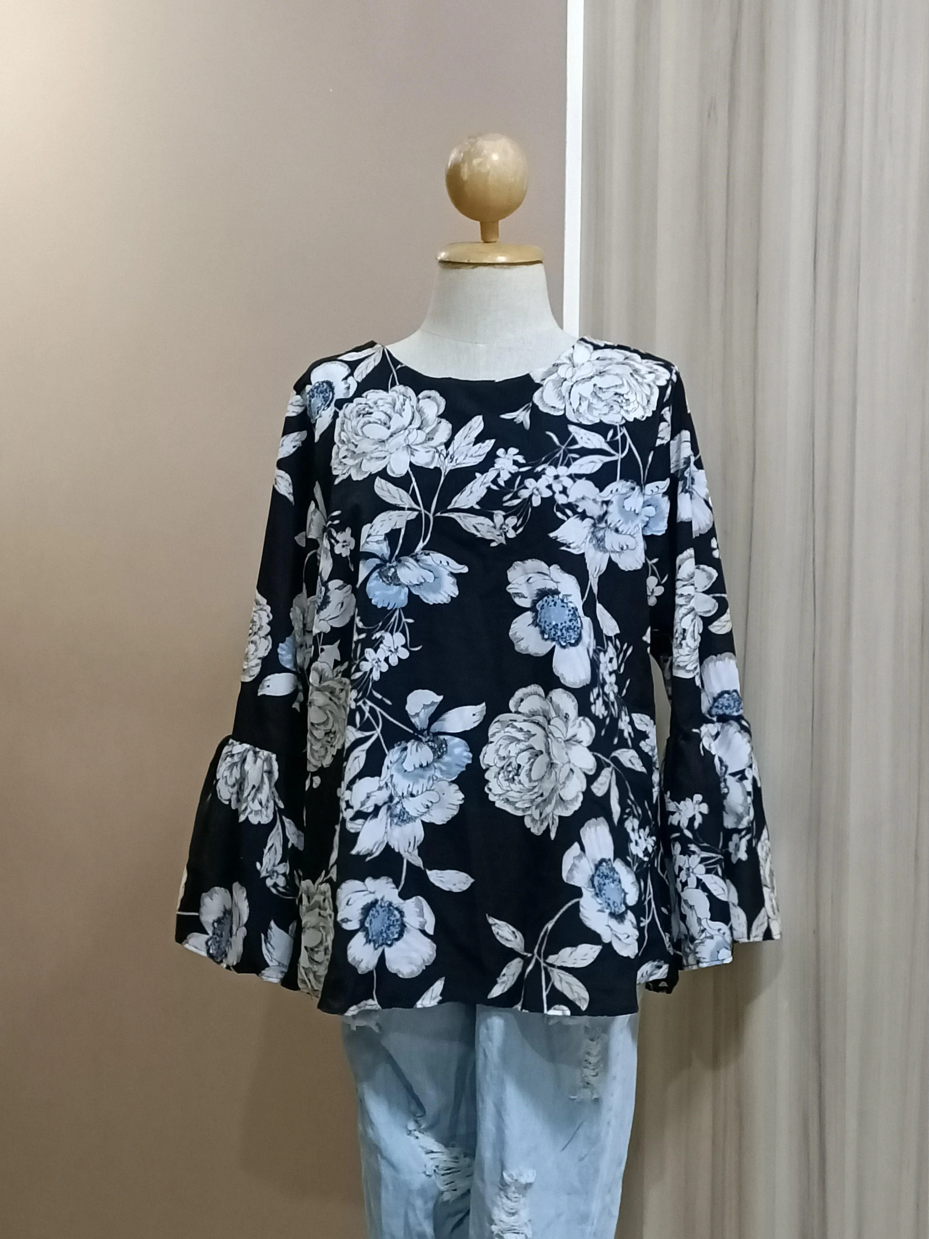 Basic  Floral TOP - Dora