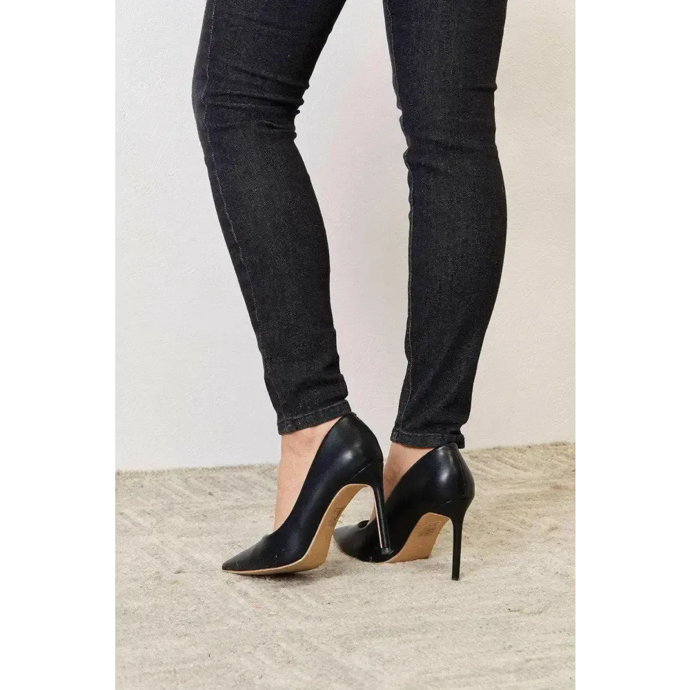 Melody Closed Toe Heels Redefining Luxury Fashion for Women