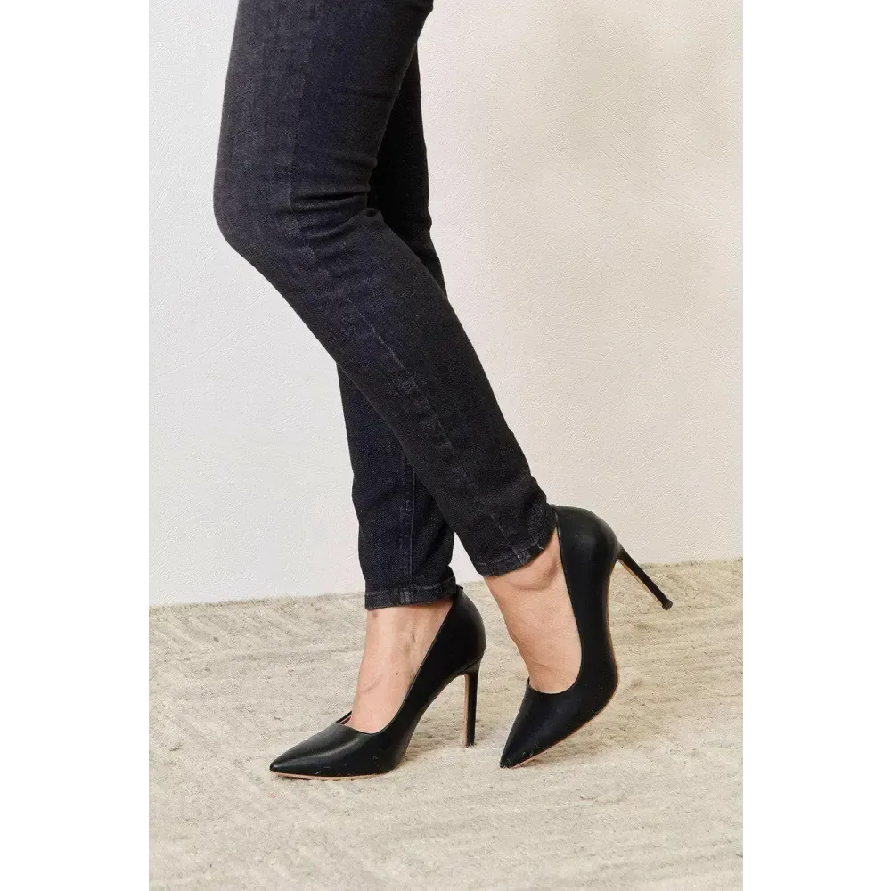 Melody Closed Toe Heels Redefining Luxury Fashion for Women
