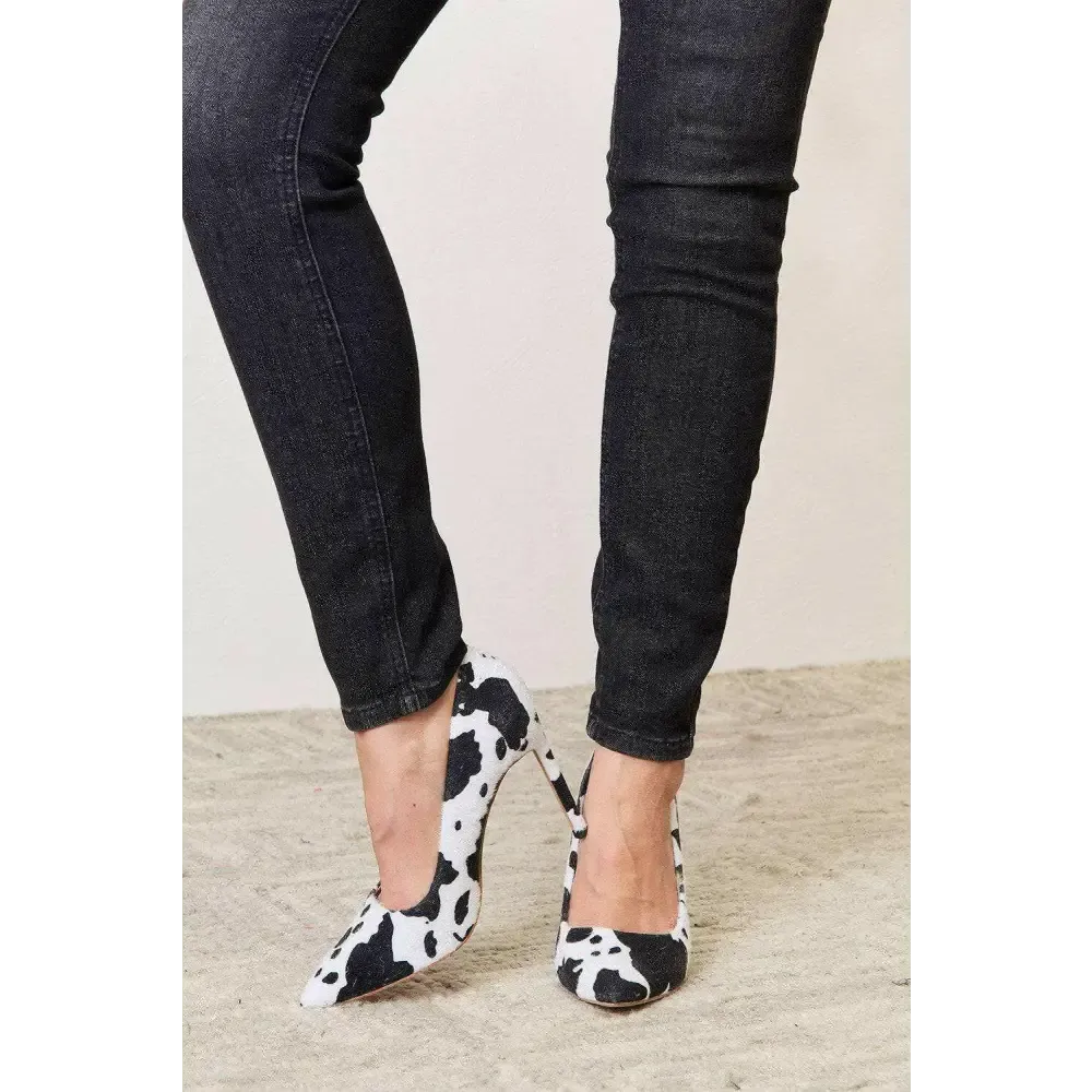 Melody Closed Toe Heels Redefining Luxury Fashion for Women