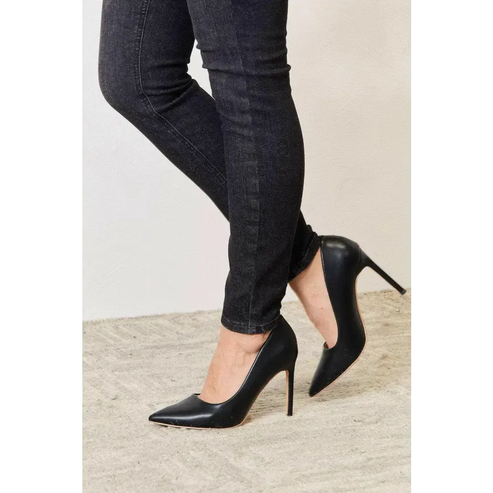 Melody Closed Toe Heels Redefining Luxury Fashion for Women